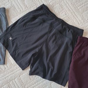 Lululemon Pace Breaker Short 7" 
Linerless
